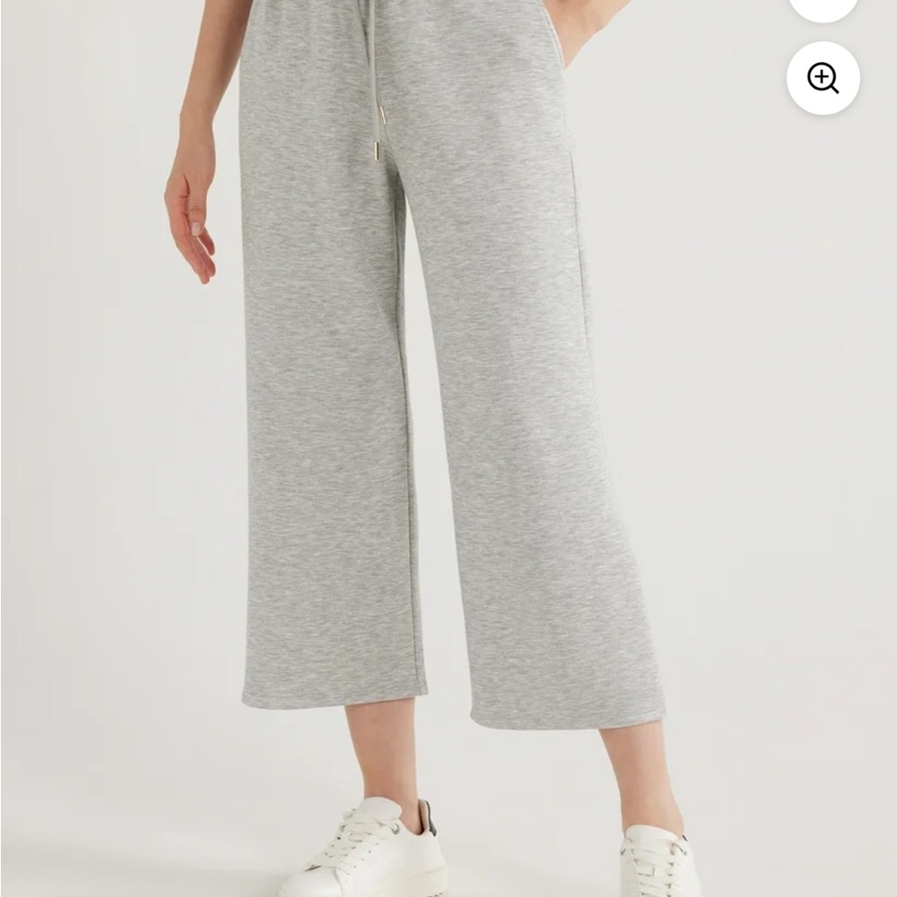 Stylish Gray Cropped Pants for Women